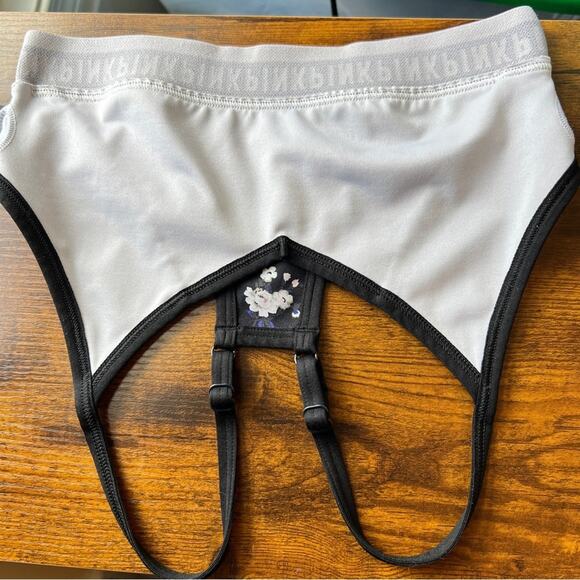 Victoria's Secret PINK Black Red White Floral Bra Racerback XS Bralette - Picture 7 of 7